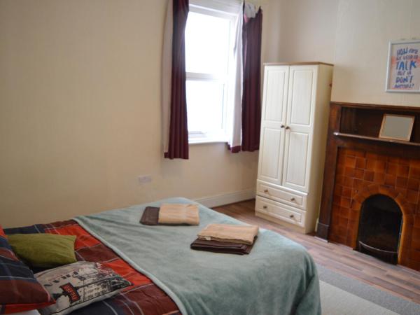 Library View Villa Holiday Home : photo 9 de la chambre chambre double standard avec salle de bains commune