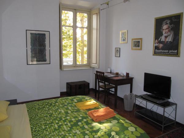 Al Porta Susa B&B : photo 8 de la chambre chambre double avec salle de bains privative extérieure