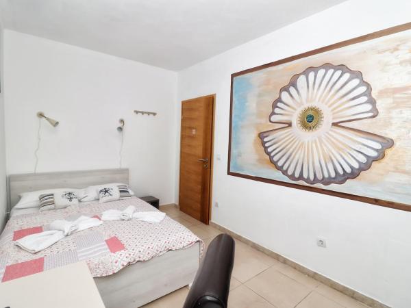 Villa Monsena : photo 6 de la chambre petite chambre double