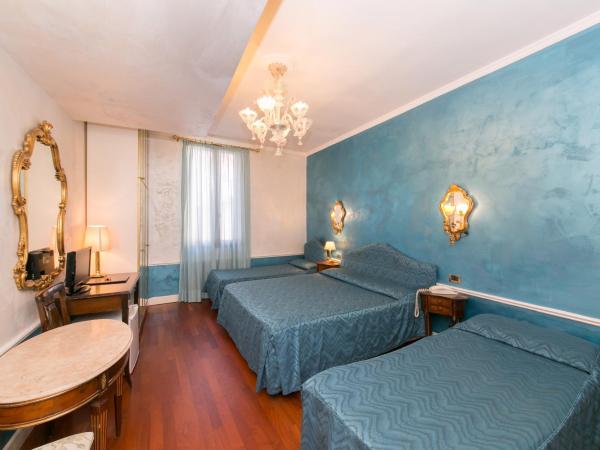 Hotel Pantalon : photo 3 de la chambre chambre quadruple