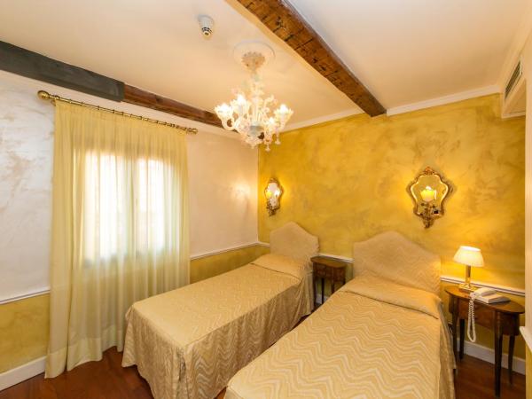 Hotel Pantalon : photo 3 de la chambre chambre double ou lits jumeaux