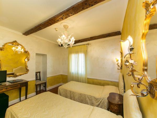 Hotel Pantalon : photo 4 de la chambre chambre double ou lits jumeaux