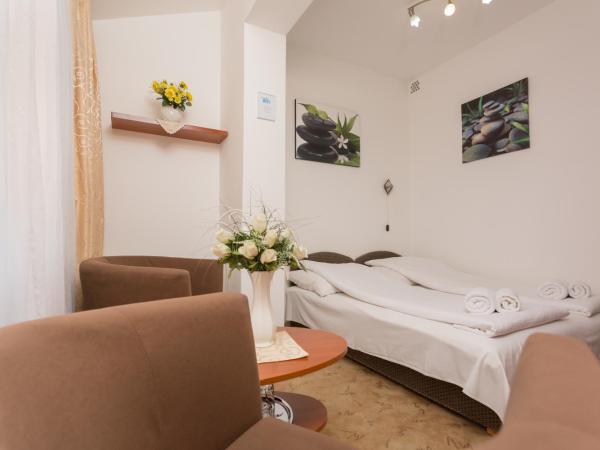 Anna vendégház : photo 5 de la chambre chambre double avec douche et balcon