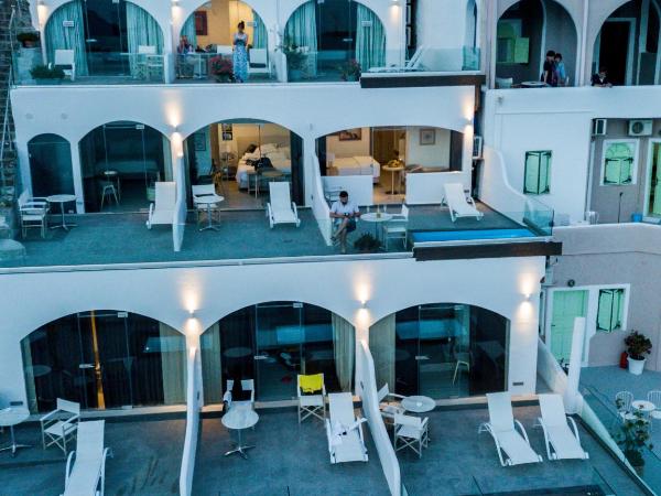 Kratiras View Luxury Suites : photo 8 de la chambre suite junior avec piscine privée 