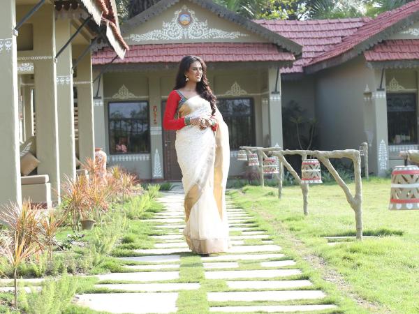 Breathing Earth - Rooms and Pool : photo 6 de la chambre chambre familiale