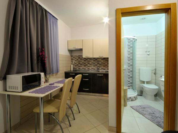 Apartments & Rooms Villa Maslina : photo 10 de la chambre appartement (2 adultes)