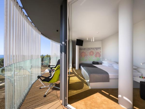 Maistra Select Family Hotel Amarin : photo 5 de la chambre grande chambre double ou lits jumeaux avec canapé-lit