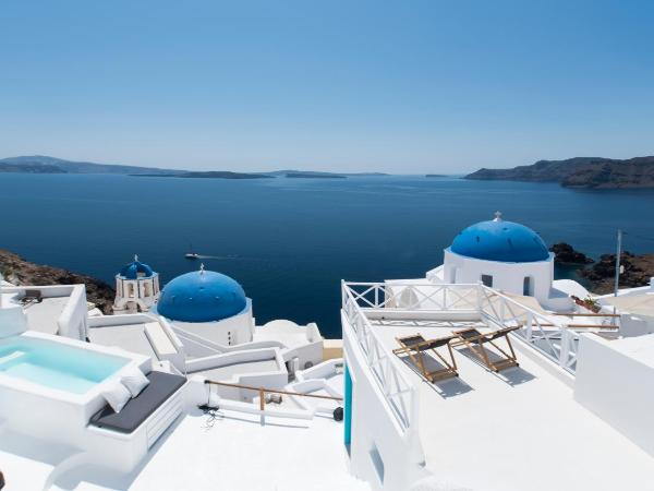Sophia Oia View : photo 1 de la chambre suite grotte supérieure avec petite piscine semi-couverte - vue sur caldeira