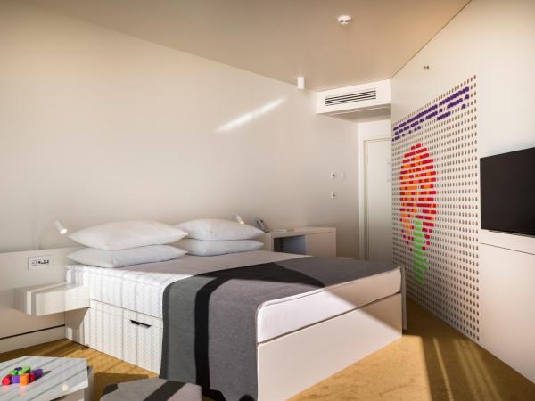 Maistra Select Family Hotel Amarin : photo 2 de la chambre chambre double standard avec lit d'appoint
