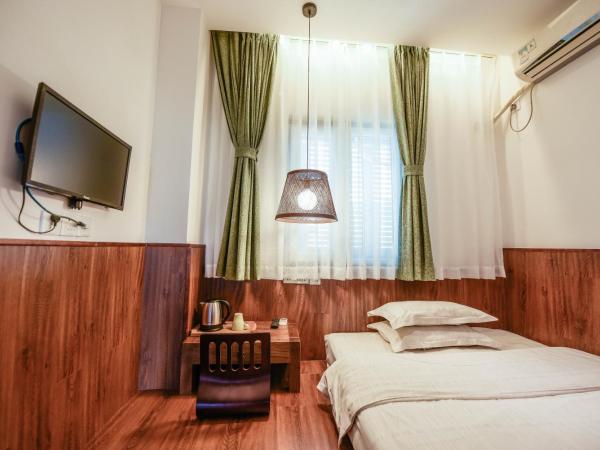 Chengdu Flipflop Hostel Poshpacker (Chunxi Road Metro Station) : photo 2 de la chambre chambre simple - salle de bains privative