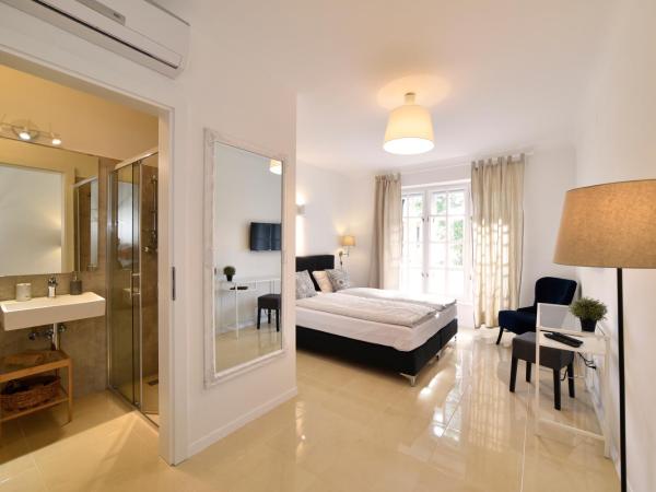 B&B Downtown Zagreb : photo 1 de la chambre chambre double avec salle de bains privative