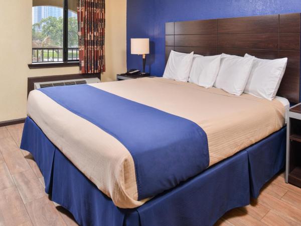Americas Best Value Inn Medical Center Downtown : photo 1 de la chambre king bed standard smoking