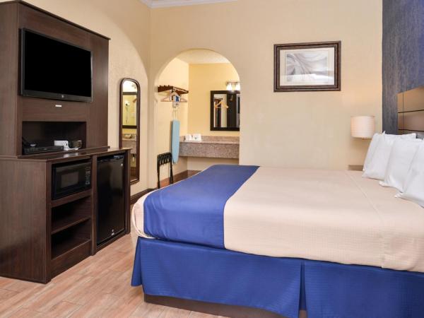 Americas Best Value Inn Medical Center Downtown : photo 5 de la chambre king bed standard non-smoking