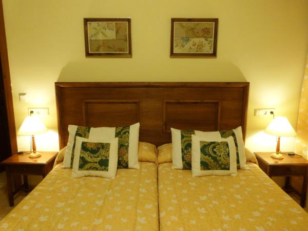 Hostal Loreto : photo 4 de la chambre chambre lits jumeaux