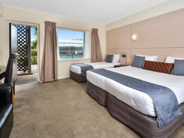 Poenamo Hotel : photo 2 de la chambre studio supérieur avec vue sur la piscine 
