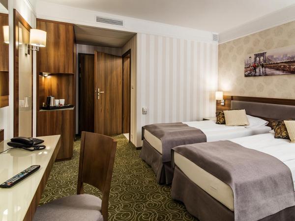 Hotel Lord - Warsaw Airport : photo 2 de la chambre chambre lits jumeaux