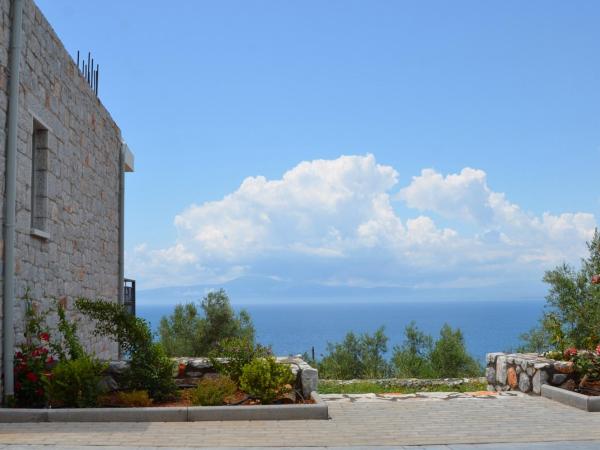 Verga's Apartments : photo 6 de la chambre chambre double deluxe - vue sur mer