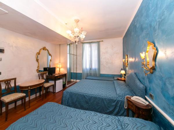 Hotel Pantalon : photo 4 de la chambre chambre quadruple