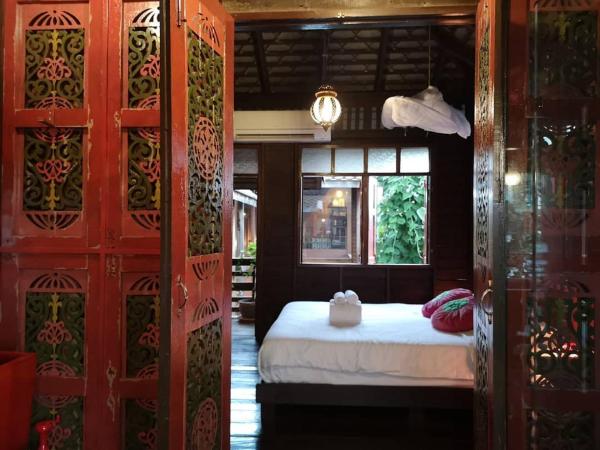 Siamotif Boutique Hotel : photo 8 de la chambre double room with balcony (flowery) - non-smoking