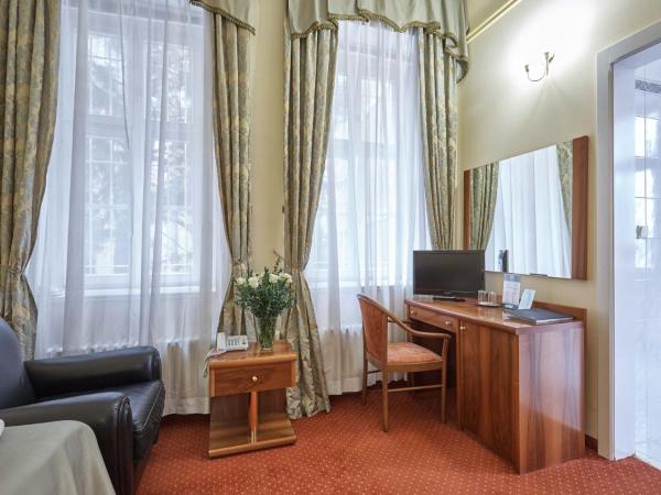 Hotel Sirius : photo 2 de la chambre chambre simple - vue sur cour