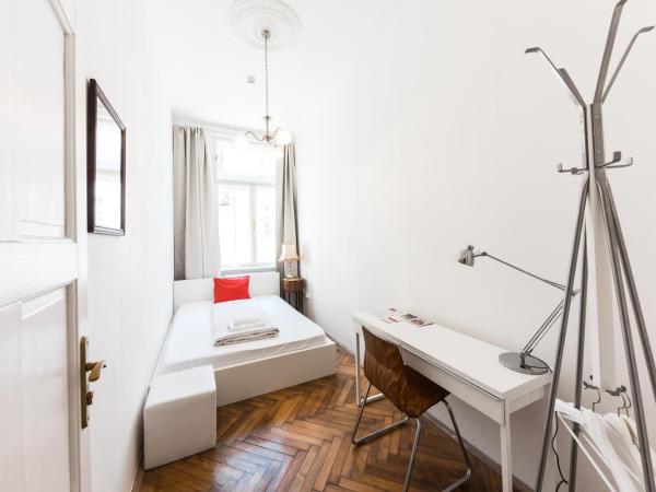 Jacob Brno : photo 1 de la chambre chambre simple avec salle de bains commune