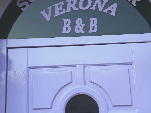 Suite Color Verona : photo 3 de la chambre chambre double ou lits jumeaux deluxe - vue sur rivière