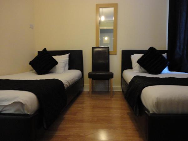 City View Hotel - Roman Road Market : photo 3 de la chambre chambre lits jumeaux standard