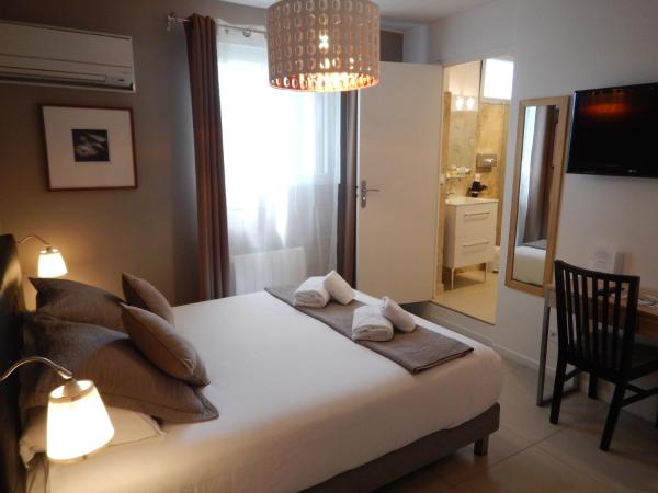 Hotel Miramar- Cap d'Antibes - La Garoupe plage : photo 2 de la chambre 2 chambres doubles communicantes