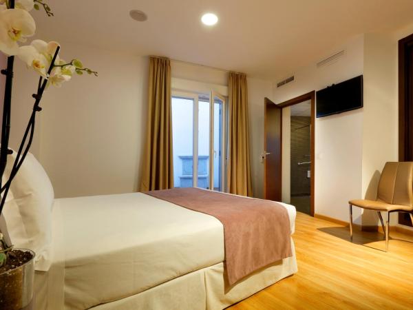 Exe Triunfo Granada : photo 2 de la chambre chambre double avec patio