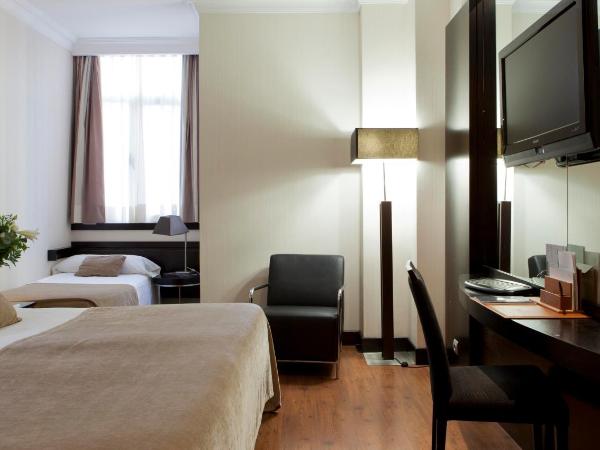 Hotel Saray : photo 5 de la chambre chambre triple (2 adultes & 1 enfant)
