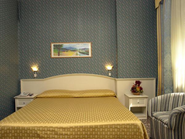 Hotel Vittoriano : photo 1 de la chambre chambre double