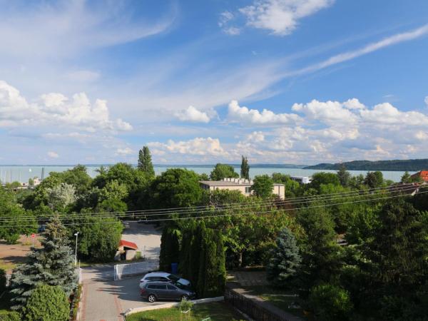 Balkon Apartmanház Panzió : photo 5 de la chambre appartement 2 chambres