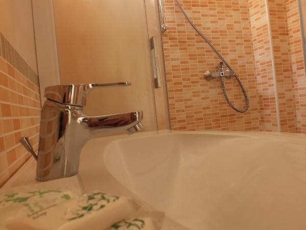 Hotel Luana : photo 3 de la chambre chambre double
