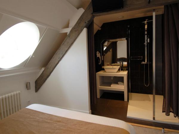 Domaine de Bayeux : photo 3 de la chambre petite chambre simple mansardée - bâtiment principal