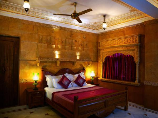 Pearl Palace Heritage Boutique Hotel : photo 4 de la chambre chambre de luxe avec sortie en jeep ancienne