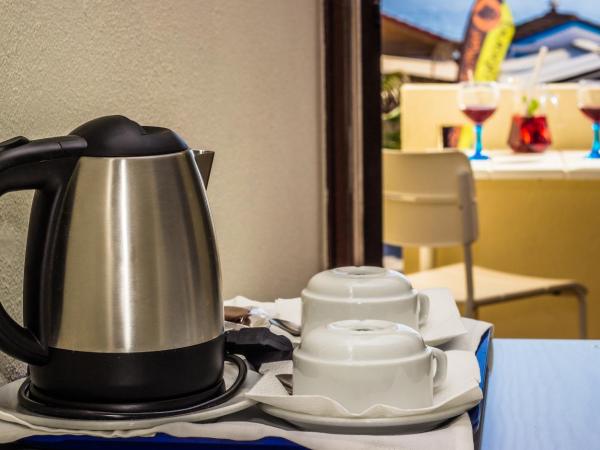 Aeromar Beach Hotel : photo 4 de la chambre chambre double supérieure avec balcon - vue sur mer ou rivière