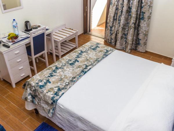 Aeromar Beach Hotel : photo 3 de la chambre chambre double supérieure avec balcon - vue sur mer ou rivière