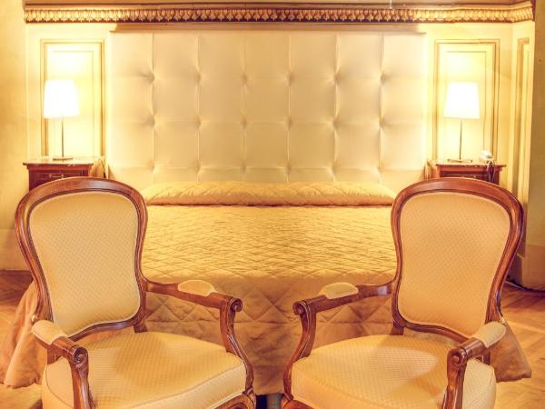 Hotel Bretagna Heritage - Alfieri Collezione : photo 9 de la chambre chambre lit king-size premium