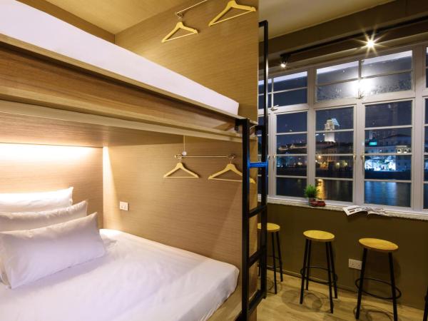 BEAT. Capsule Hostel @ Boat Quay : photo 2 de la chambre capsule lit queen-size dans dortoir mixte