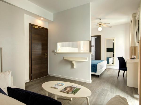 Hotel Byron Bellavista : photo 2 de la chambre suite junior avec balcon