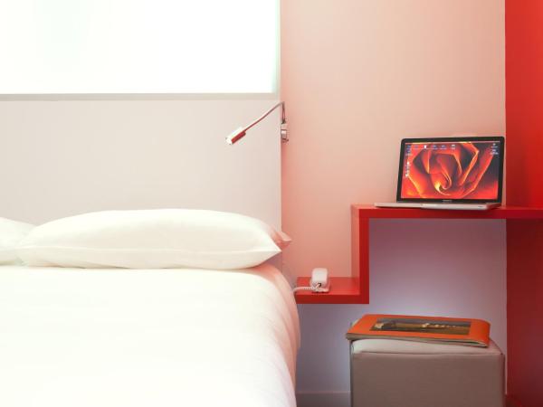 ibis Styles Vannes Gare Centre : photo 5 de la chambre chambre standard avec 1 lit double