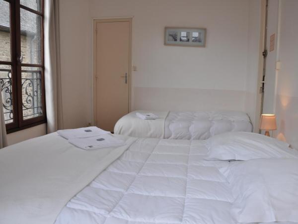 Cafe Hotel du Theatre : photo 4 de la chambre chambre triple