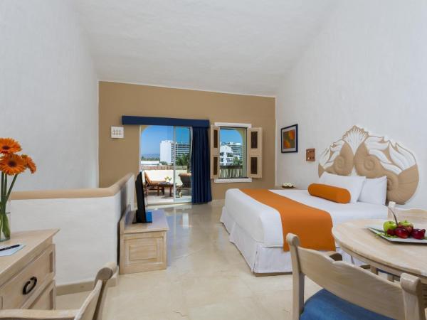 Flamingo Vallarta Hotel & Marina : photo 7 de la chambre chambre avec vue sur port de plaisance