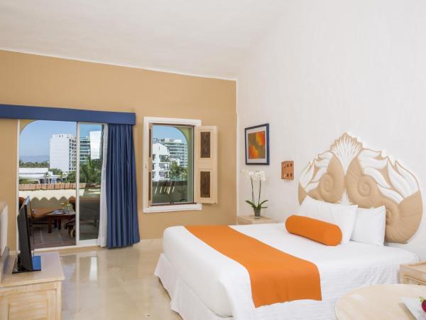 Flamingo Vallarta Hotel & Marina : photo 8 de la chambre chambre avec vue sur port de plaisance