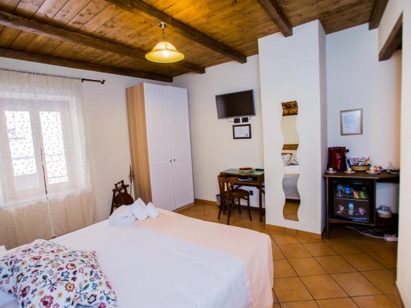 La Fornasetta : photo 4 de la chambre chambre double ou lits jumeaux avec salle de bains