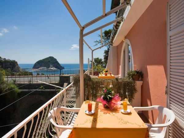 Hotel Residence S.Angelo : photo 3 de la chambre chambre double ou lits jumeaux - vue sur mer