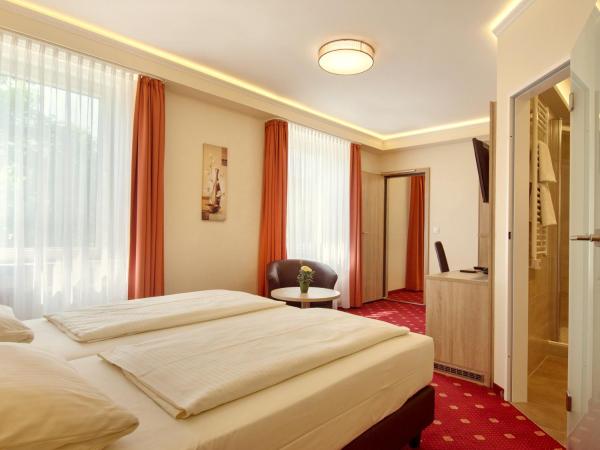 Hotel Kriemhild am Hirschgarten : photo 8 de la chambre chambre double