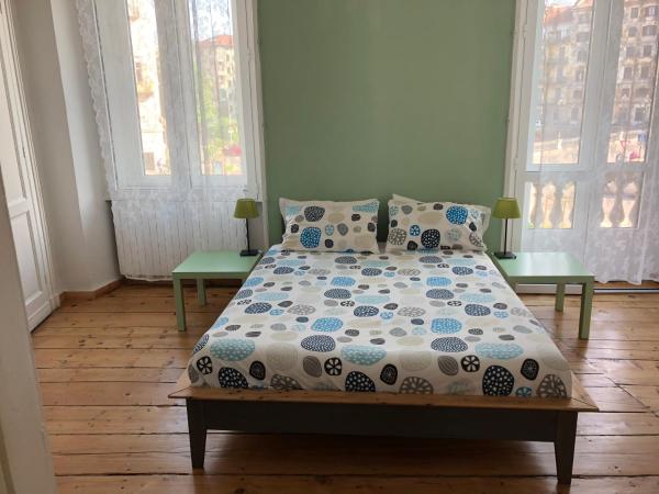 La Terrazza Di Arturo Guest House : photo 1 de la chambre chambre triple avec salle de bains privative