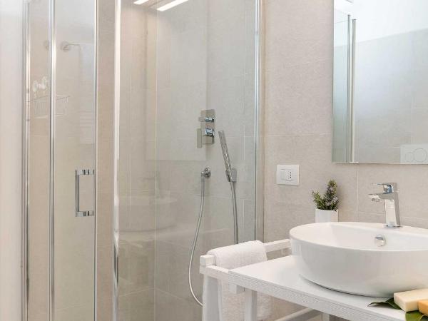 B&B Villa Romano : photo 4 de la chambre chambre lit king-size - vue sur jardin