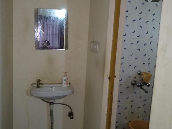 Professionals Pride PG : photo 9 de la chambre chambre double avec salle de bains privative